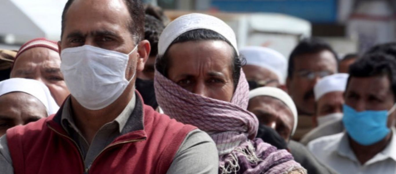 Πακιστάν: Όχλος εργατών έκαψε ζωντανό διευθυντή εργοστασίου λόγω βλασφημίας (βίντεο)