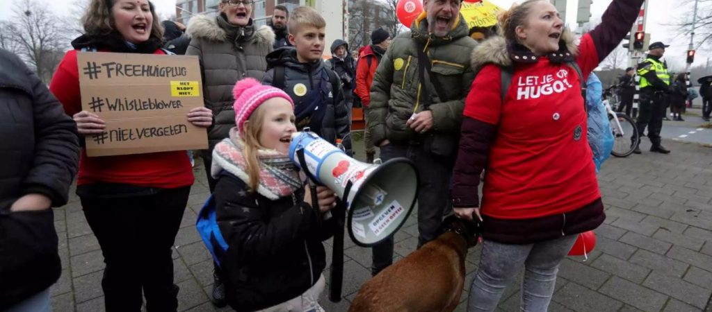 Ολλανδία: Εκεί δεν απαγορεύουν τις διαδηλώσεις – Χίλιασες διαδηλωτές κατά των μέτρων  COVID