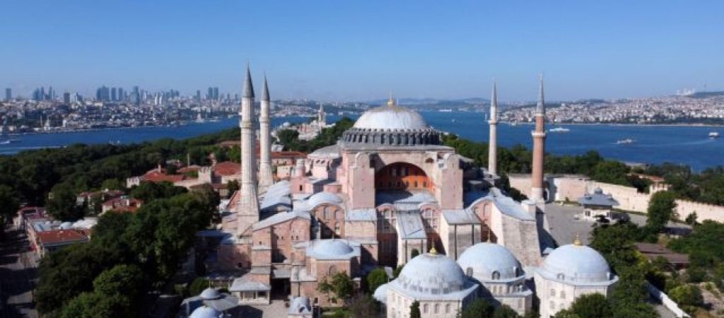 Ο Μάξιμος Χαρακόπουλος ελπίζει στον Πάπα για να ξαναγίνει εκκλησία η Αγία Σοφία – Έστειλε επιστολή