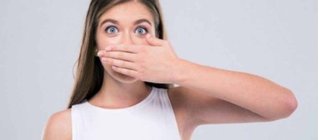 Λόξιγκας: Τι τον προκαλεί και πώς μπορείς να απαλλαγείς από αυτόν