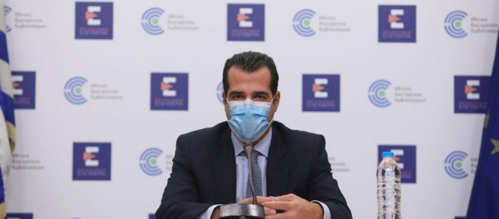 Πρωτοφανείς δηλώσεις Θ.Πλεύρη: «Αν διασωληνωθεί κάποιος ασθενής το πιθανότερο είναι να πεθάνει – Να εμβολιαστείτε»