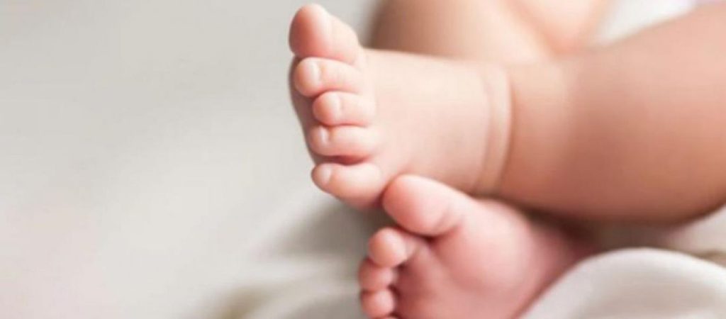 Βρέφος 12 ημερών νοσηλεύεται με κορωνοϊό στην Πάτρα