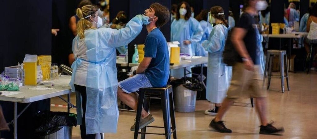 Ισπανία: 7Ο εμβολιασμένοι υγειονομικοί νόσησαν από covid μετά από χριστουγεννιάτικο πάρτι