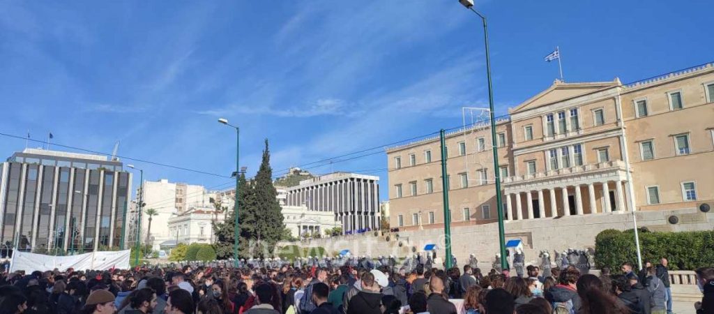 Α.Γρηγορόπουλος: Ολοκληρώθηκε η πορεία μαθητών και φοιτητών – Άνοιξε η οδός Πανεπιστημίου