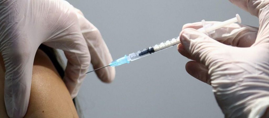 Εμβόλια Covid-19: Έρευνα για το ποιοι αναρρώνουν πιο γρήγορα από την μυοκαρδίτιδα – Πού πάμε;