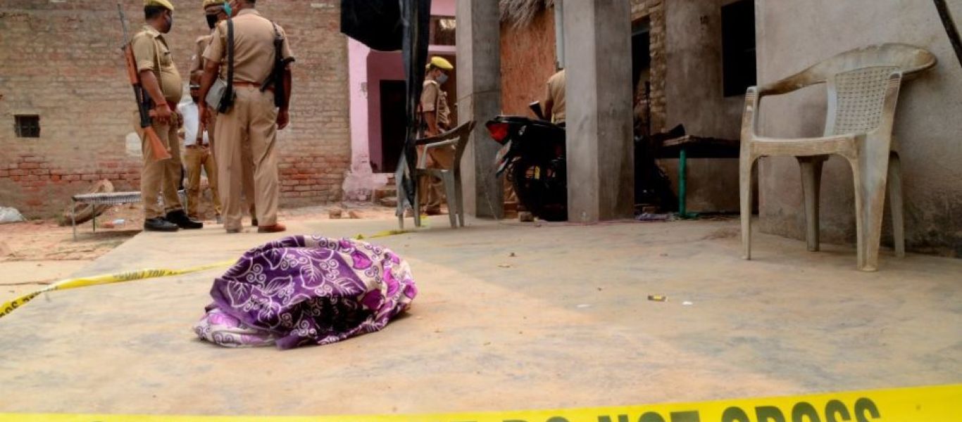 Φρίκη στην Ινδία: Έφηβος αποκεφάλισε την έγκυο αδερφή του με δρεπάνι
