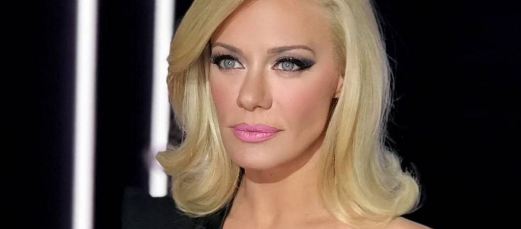 Μόνο με το μπικίνι της: Η φωτογράφιση της Ζέτας Μακρυπούλια στα 17 της με καστανά μαλλιά (φωτο)