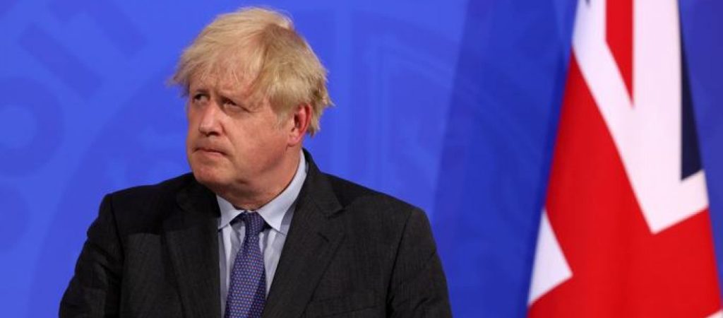 Ο Μπόρις Τζόνσον ζήτησε συγγνώμη για τη γιορτή εν μέσω lockdown πέρσι τα Χριστούγεννα (βίντεο)