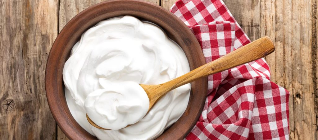 Πώς τα γαλακτοκομικά και ειδικά το γιαούρτι προλαμβάνουν την υπέρταση – Κάθε πότε να το τρώτε