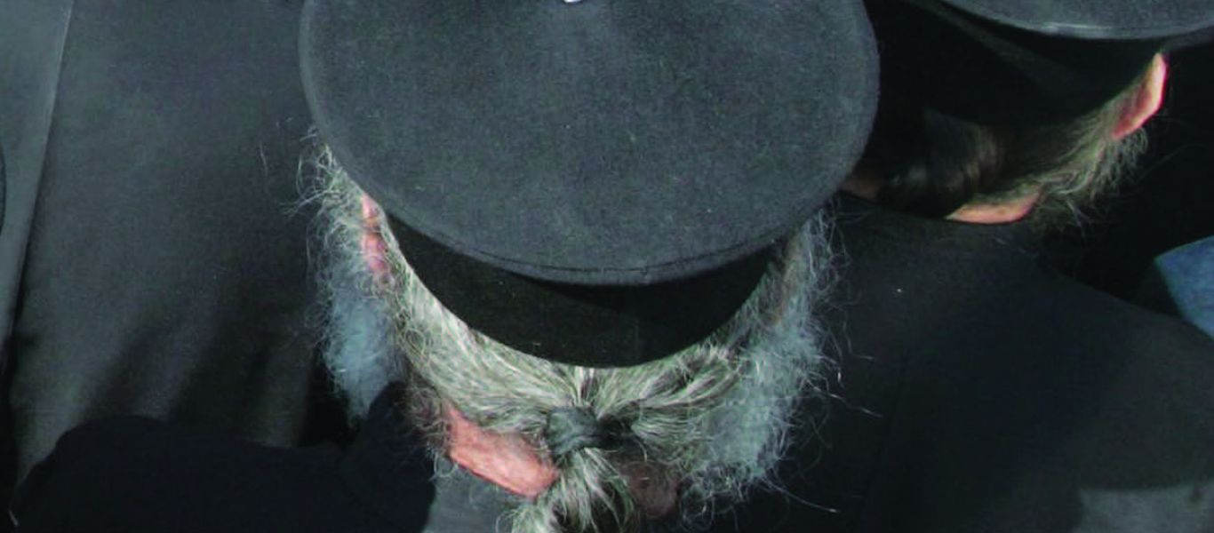 Καθηγητής θεολογίας ζητά υποχρεωτικό εμβολιασμό στους ιερείς: «Να υπάρχουν συνέπειες σε όσους δεν στηρίζουν το εμβόλιο»