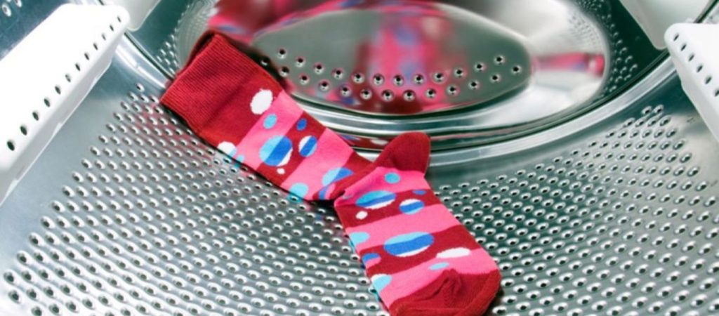 Τα  δύο έξυπνα tips για να μην ξαναχάσετε ποτέ κάλτσα στο πλυντήριο