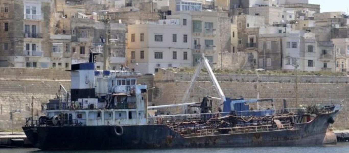 Ρόδος: Δεξαμενόπλοιο με λαθραία καύσιμα «το έσκασε» κάτω από το Λιμενικό