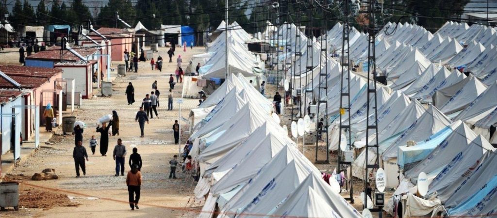 Νέες δομές παράνομων μεταναστών ετοιμάζει η κυβέρνηση – Δωρεά από Δανία