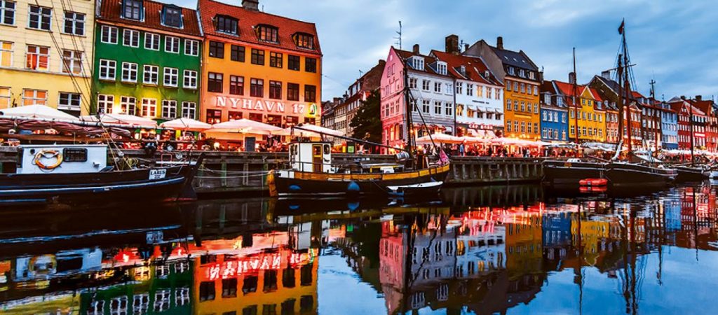 Οκτώ μέρη του εξωτερικού «βγαλμένα από τα παραμύθια» ιδανικά για να περάσετε τις γιορτές