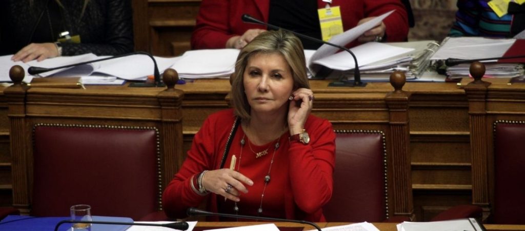 Ζ.Μακρή: «Δεν υπάρχει καμία περίπτωση να κλείσουν νωρίτερα τα σχολεία»