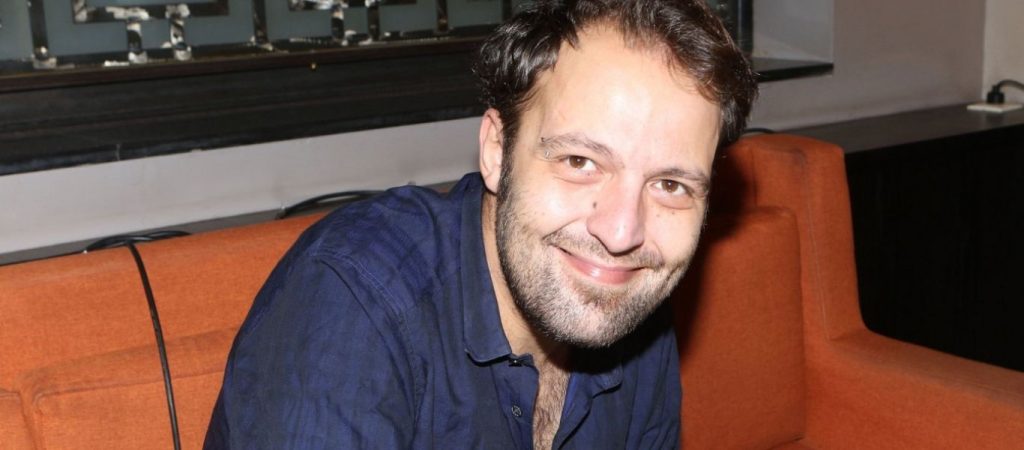 Αύγουστος Κορτώ: H ανάρτηση του για τους φόνους κατά των γυναικών – «Για τους πατεράδες που έλεγαν…»
