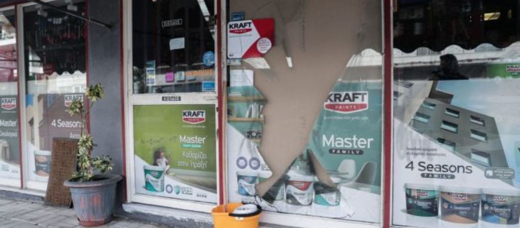 Δολοφονία στη Γλυφάδα: Στον εισαγγελέα σήμερα ο 51χρονος που σκότωσε τον σύντροφο της μητέρας του