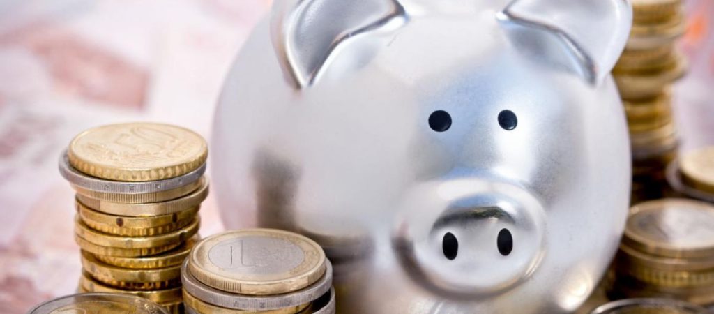 Ποιο είναι το πόσο που πρέπει να επενδύει  ένας 40άρης τον μήνα για να γίνει… εκατομμυριούχος