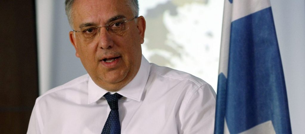 Ο Τάκης Θεοδωρικάκος βράβευσε τους αστυνομικούς που  συνδράμουν στο έργο προστασίας του Υμηττού (φώτο)