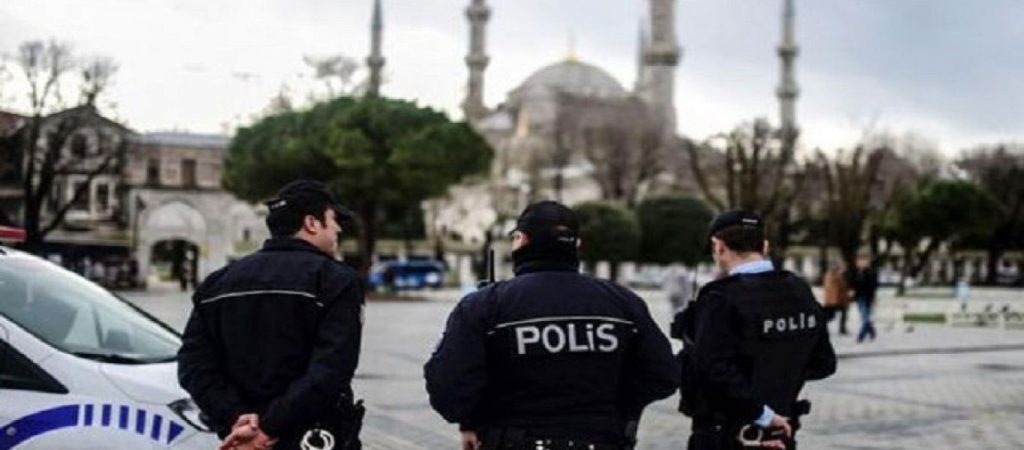 Τουρκία: Άνδρας μαχαίρωσε την πρώην σύζυγό του στη μέση του δρόμου