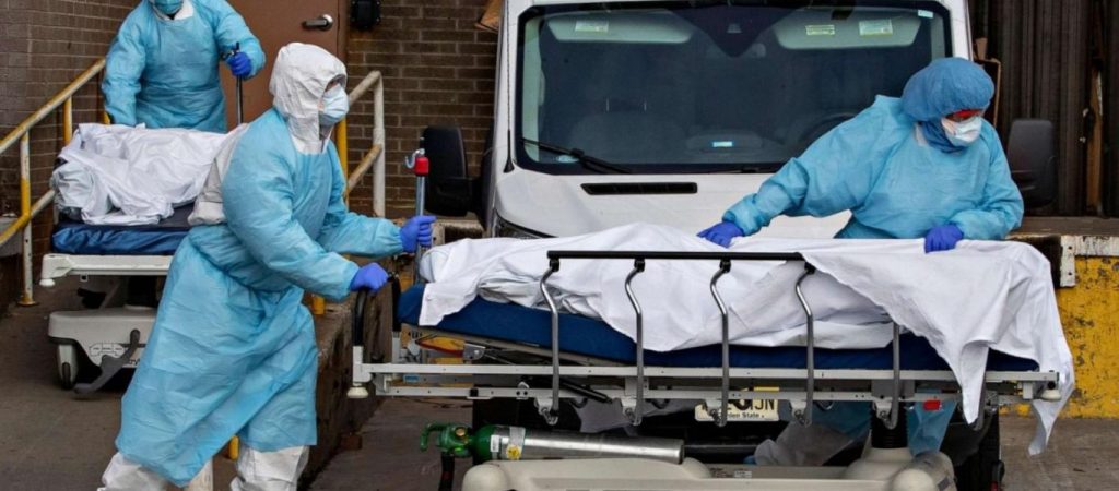 ΗΠΑ: 200 εκατομμύρια εμβολιασμένοι – 800.000 οι νεκροί από τότε που ξεκίνησαν οι εμβολιασμοί