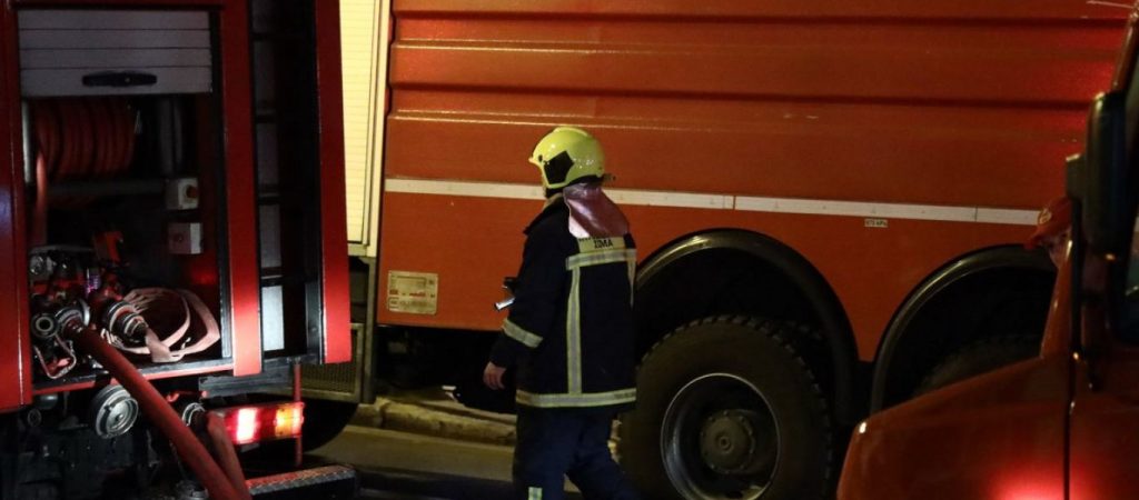 Τραγωδία: Άντρας εντοπίστηκε απανθρακωμένος στο σπίτι του στην Καρδίτσα (βίντεο)