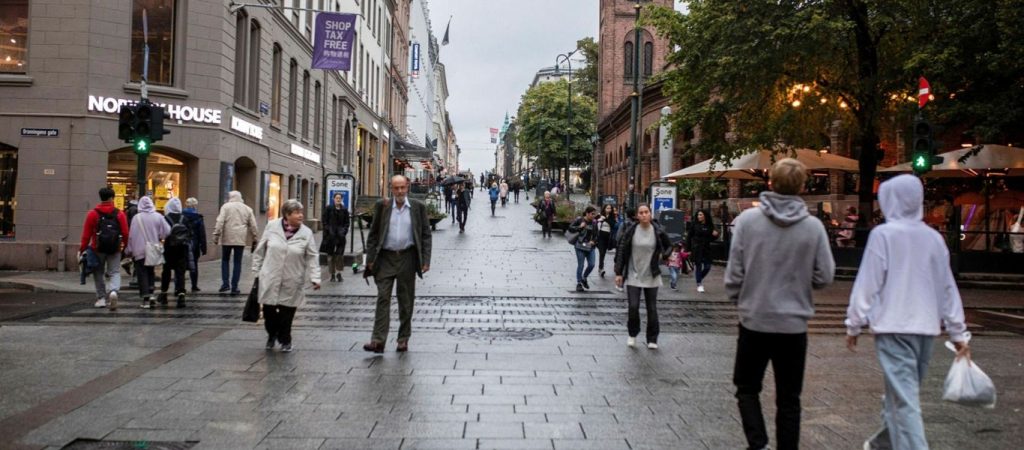 Ο πρωθυπουργός της Νορβηγίας ανακοίνωσε νέα μέτρα: Απαγορεύεται η πώληση αλκοόλ – Κλείνουν πισίνες & γυμναστήρια