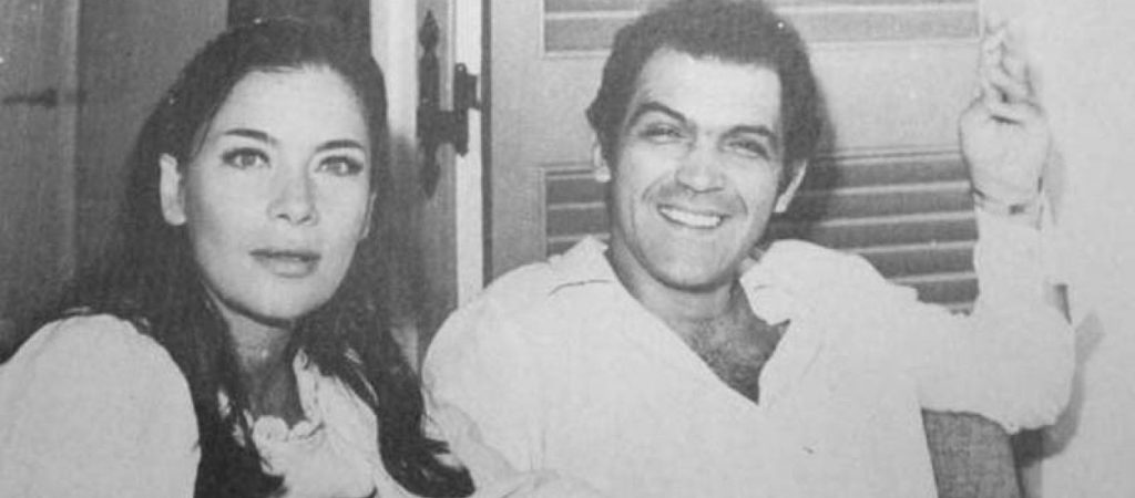 Κώστας Καζάκος: «Όταν ήταν να παντρευτώ την Τζένη Καρέζη με φώναξαν στο τμήμα»