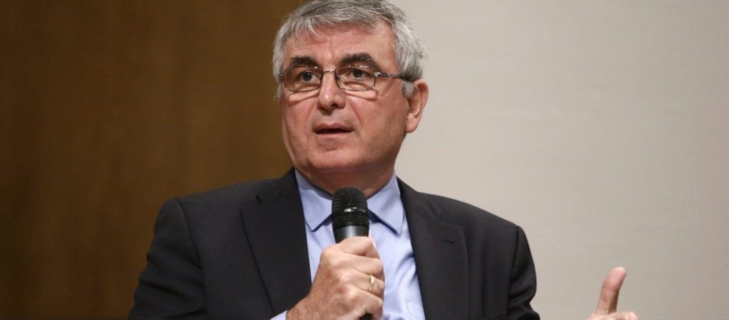 Π. Τσακλόγλου για την καθυστέρηση των Αναλυτικών Περιοδικών Δηλώσεων – «Δεν συνεπάγεται απώλεια των δικαιωμάτων τους»