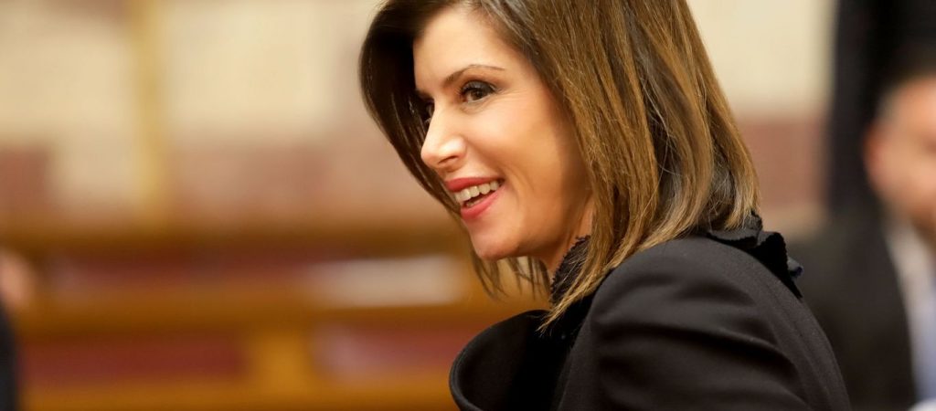 Άννα Μισέλ Ασημακοπούλου: «Δικαίωμά μας να λέμε καλά Χριστούγεννα»