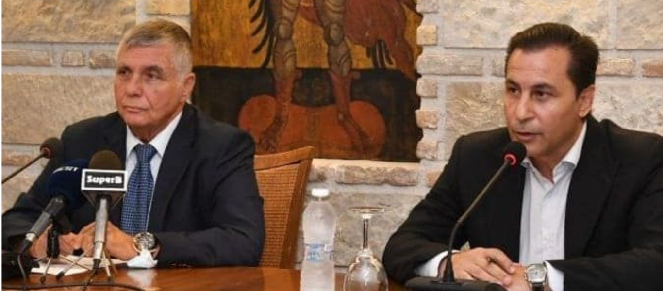Ο Πάρις Κουρτζίδης αποχαιρετά τον Γιώργο Τράγκα