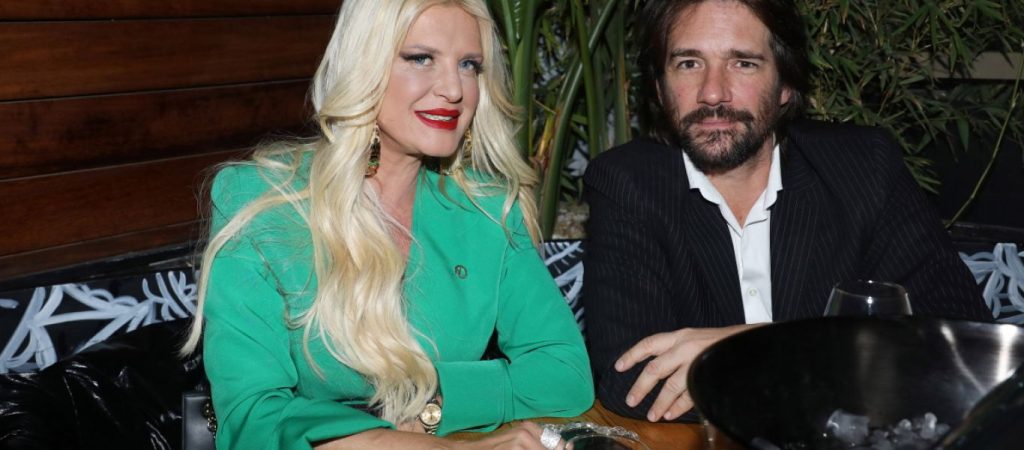 Η Μαρίνα Πατούλη και οι θαυμαστές της: «Νομίζω ότι όλοι οι Έλληνες τη βρίσκουν σέξι και όμορφη» λέει ο Βλάσσης Χολέβας