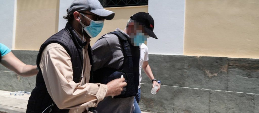 Δίκη «ψευτογιατρού» – Θύμα: «Είχα καρκίνο του μαστού, μου έκανε υπέρηχο & μου είπε “λήξη συναγερμού φιλενάδα”»