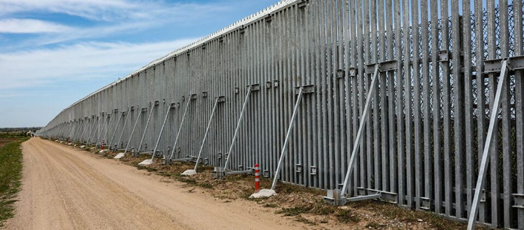 Έβρος: Ξεκινά κατασκευή νέου φράχτη 26 χλμ. στις Φέρες