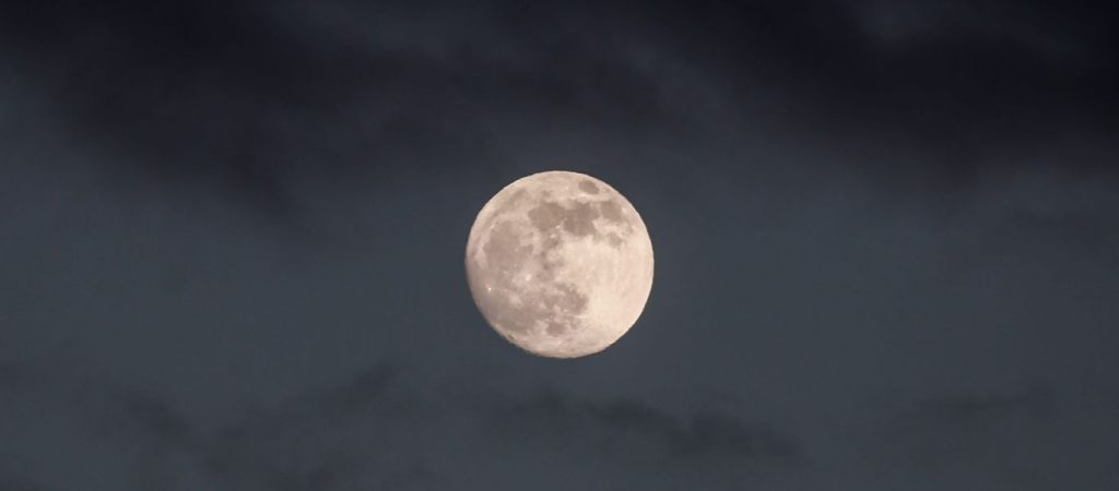 Πώς να δείτε την Ψυχρή Πανσέληνο Δεκεμβρίου