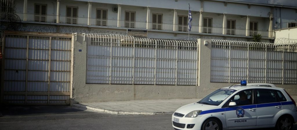 Αυτοσχέδια όπλα και αλκοολούχο παρασκεύασμα εντοπίστηκαν στις φυλακές Κορυδαλλού