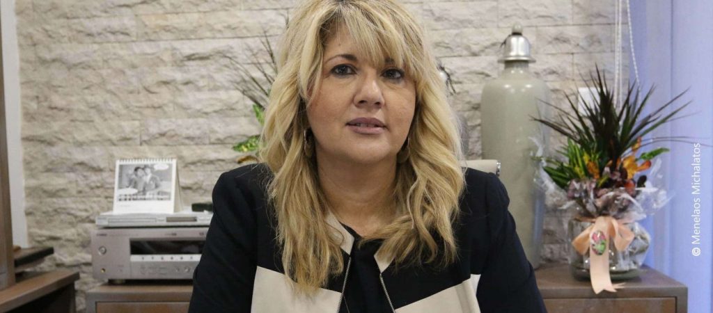 Πάτρα: Διαμαρτυρία πολιτών στην αντιπρόεδρο του Πανελληνίου Ιατρικού Συλλόγου Άννα Μαστοράκου