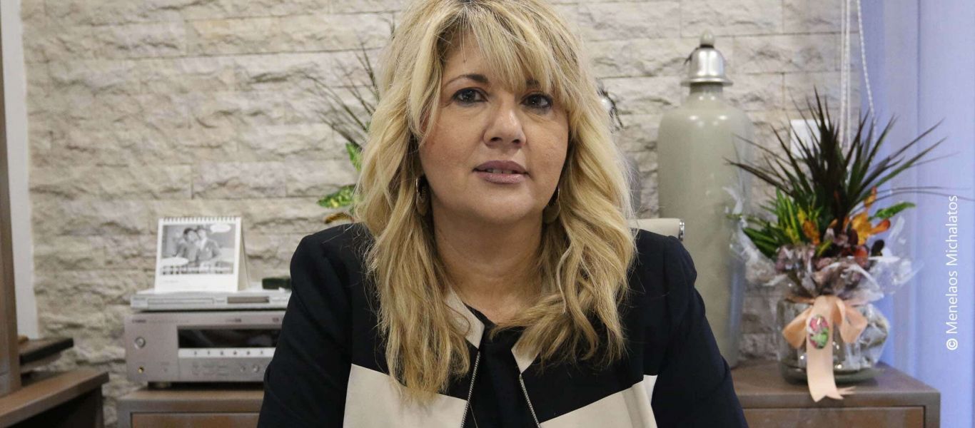 Πάτρα: Διαμαρτυρία πολιτών στην αντιπρόεδρο του Πανελληνίου Ιατρικού Συλλόγου Άννα Μαστοράκου