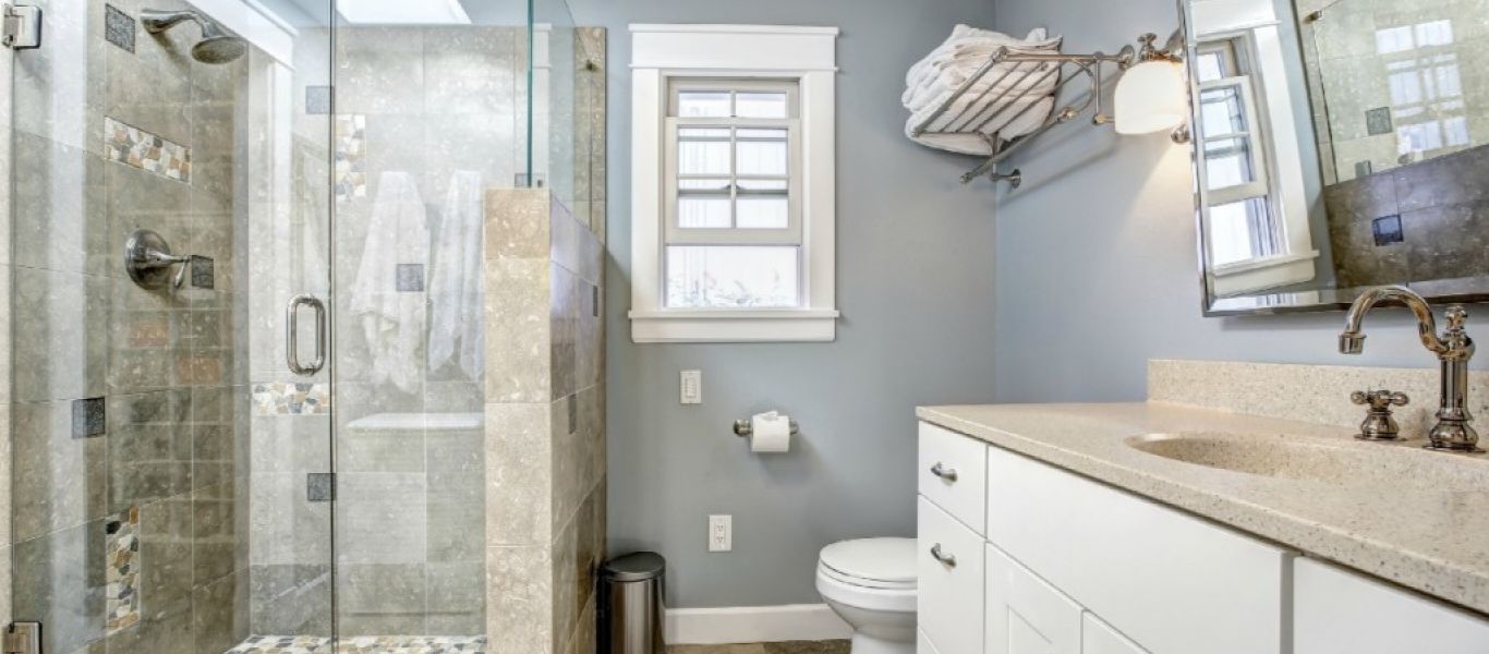 Με αυτό το κολπάκι θα καθαρίζεις πανεύκολα το τζάμι της ντουζιέρας