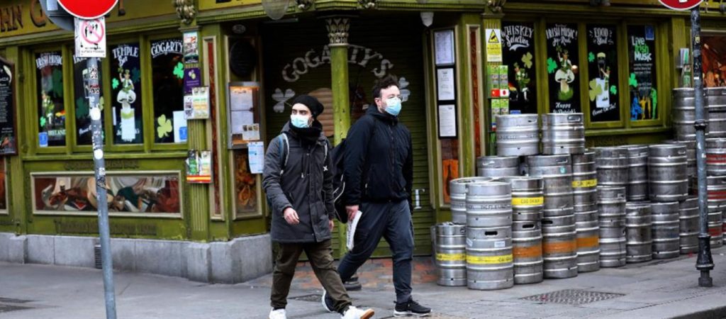 Ιρλανδία: Το 52% των κρουσμάτων φέρει τη μετάλλαξη Όμικρον