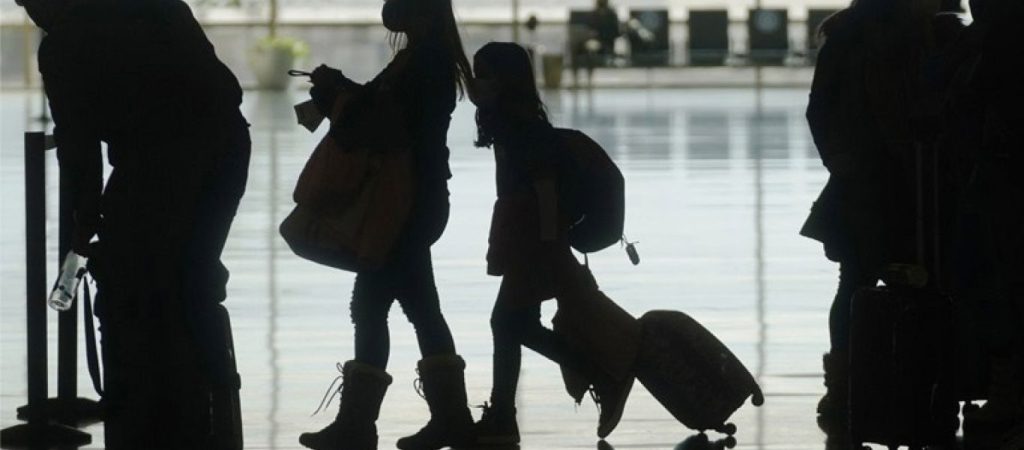 Γερμανία: Καραντίνα δύο εβδομάδων για τους ταξιδιώτες από τη Βρετανία αποφάσισαν οι αρχές