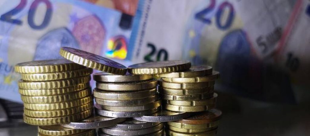 Έκτακτο βοήθημα 250 ευρώ: Πότε θα πληρωθεί και ποιοι είναι οι δικαιούχοι;