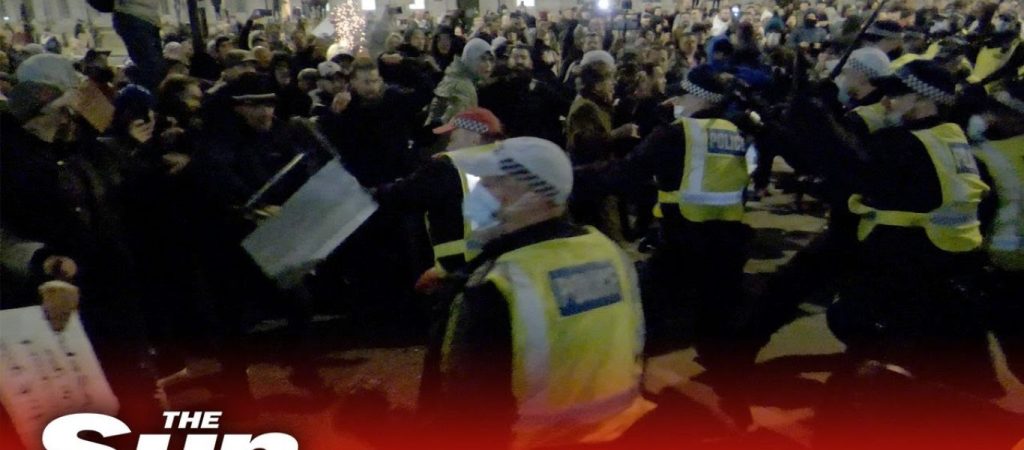 «Αναπόφευκτα» τα νέα περιοριστικά μέτρα στο Λονδίνο, λέει ο δήμαρχος της πόλης – Μεγάλες διαδηλώσεις (βίντεο)