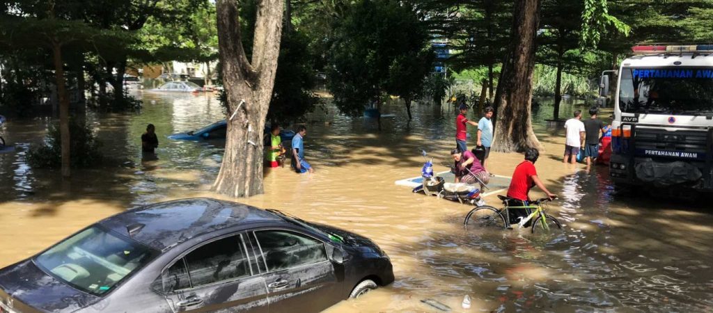 Μαλαισία:8 νεκροί και 32.000 ξεριζωμένοι από τα σπίτια τους μετά τις φονικές πλημμύρες (φώτο-βίντεο)