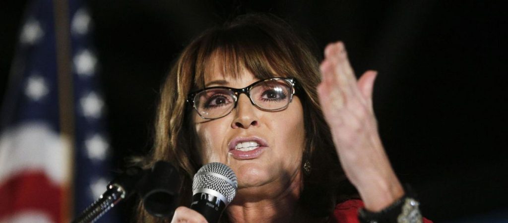 Σάρα Πέιλιν για εμβολιασμό: «Μόνο πάνω από το πτώμα μου και καλύτερα  μην τολμήσουν και  πειράξουν τα παιδιά μου»