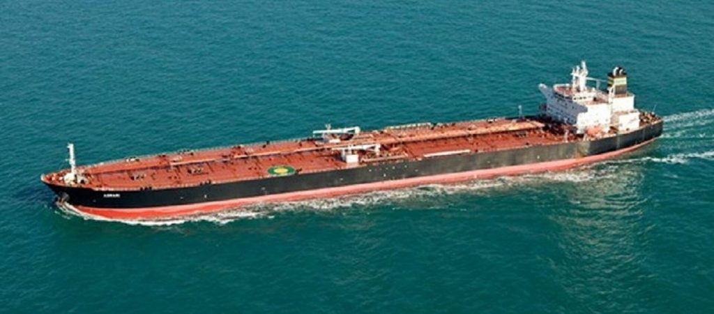 Σταμάτησε η κυκλοφορία των πλοίων στον Βόσπορο λόγω ατυχήματος με τάνκερ