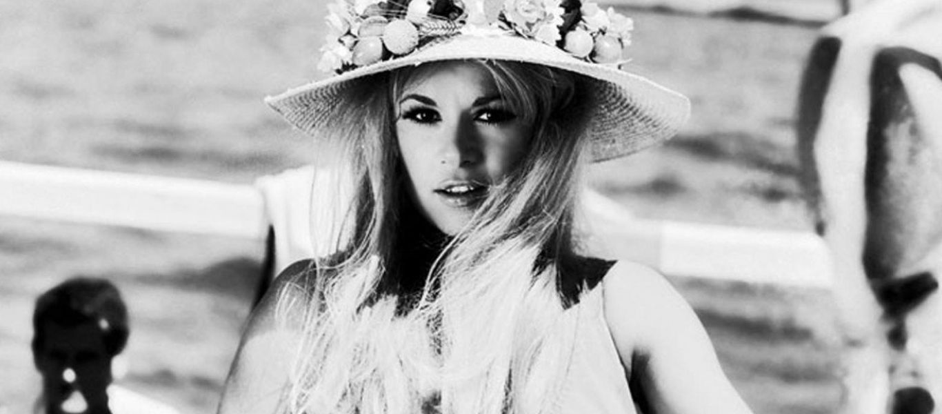 Σπάνια φωτογραφία από το 1953: Η Α.Βουγιουκλάκη μαθήτρια Δ’ τάξης Δημοτικού σχολείου (φώτο)