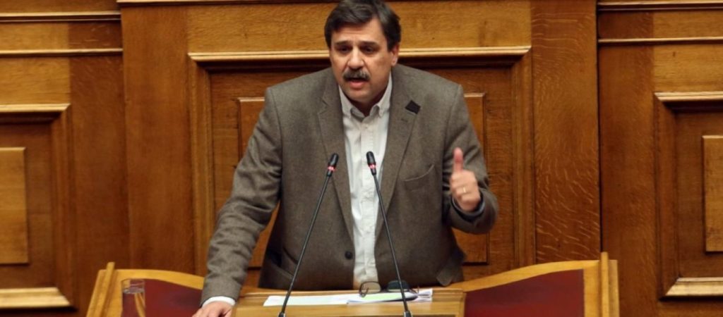 Τα χέρια της κυβέρνησης «λύνει» ο Α.Ξανθός: «Να παρθούν επιπλέον οριζόντια μέτρα – Να κλείσουν χώροι διασκέδασης»