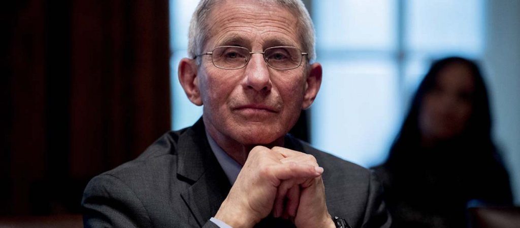 Α.Φάουτσι: Υπέρ της χρήσης μάσκας στα αεροπλάνα και μετά το πέρας της πανδημίας του κορωνοϊού