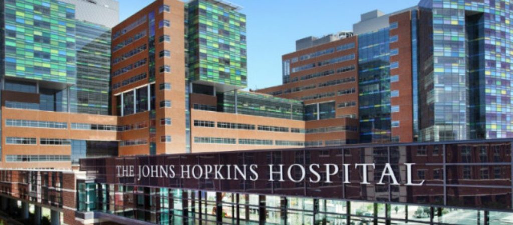 Ερευνητής του Johns Hopkins: «Όλοι έχουμε ραντεβού με τη μετάλλαξη Όμικρον»